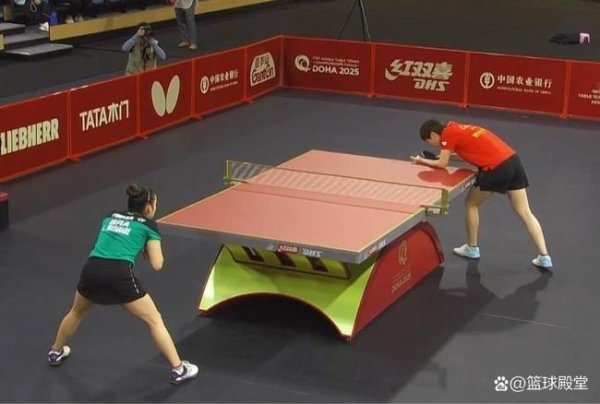 鼎豪配资 王曼昱丝滑晋级32强 掌控全场节奏